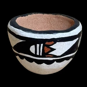 Vintage Isleta Pueblo Miniatur Keramik Schüssel handbemalt Indianer 2" - Bild 1 von 9