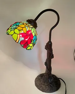 Vintage Meyda Lighting Colorful  tiffany  High Poinsettia Desk Lamp Rare - Picture 1 of 13