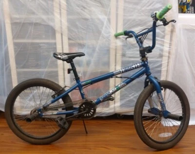 Boys' Thruster BMX Bike 20" w/ Front and Rear Pegs. - Image 1 of 4