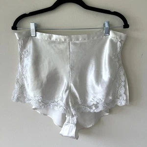 Pantalones cortos para dormir VICTORIA'S SECRET marfil satinado y encaje L Y2K - Imagen 1 de 7