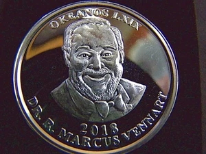 Rare 2018 Okeanos KING VENNART Fine Silver Mardi Gras Doubloon in Case - Picture 1 of 4