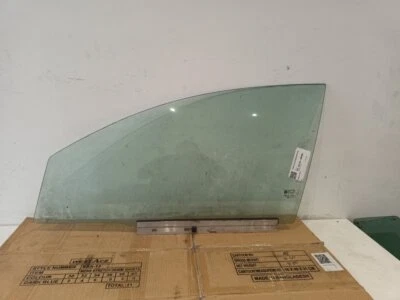 Vauxhall Vectra C 2002-2010 WINDOW GLASS (PASSENGERS SIDE FRONT) - Image 1 of 2
