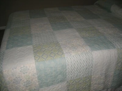 Edredón Queen (Reversible) ¡Precio Menos de 1/2! Foto 1 de 3