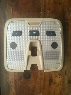 Volvo OEM mapa cúpula frontal superior cortesia bronzeado claro S80 99-03 com teto solar - Imagem 1 de 4