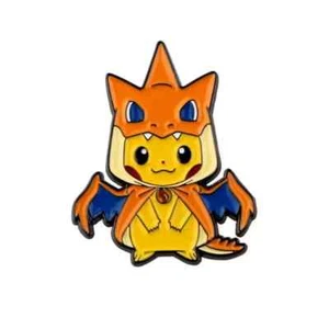 Pokemon Pikachu Glurak Poncho Pin Enchufe Metal - Anime Manga Kawaii NUEVO - Imagen 1 de 2
