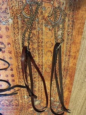 Vástago de plomo de cuero con cadena larga Foto 1 de 2