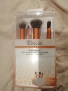 Real Techniques PP1533M Flawless Base Brush Set - Picture 1 of 2