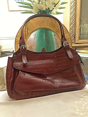 Bolso de hombro de cuero borgoña de Maxx New York #16 Foto 1 de 4