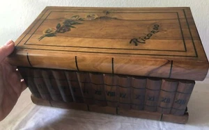 Antica scatola segreto in legno -portagioie /arte sorrentina - Souvenir/ricordo - Foto 1 di 10
