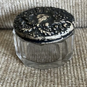 VTG AMERICAN Facet CUT Crystal GLASS DRESSER JAR STERLING Silver REPOUSSE LID - Picture 1 of 10