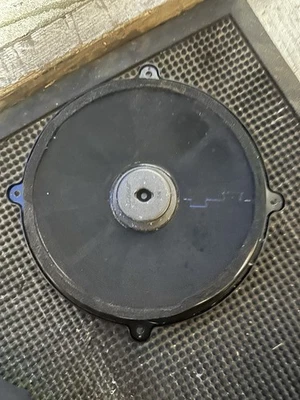 Altavoz subwoofer trasero Audi TT MK1 Quattro 2000-2006 8N7035401 OEM BOSE Foto 1 de 2