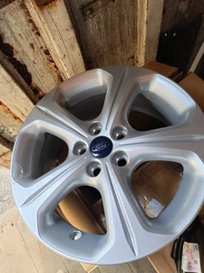 Genuine Single Ford S-Max / Galaxy 17" Alloy Wheel - 5 Spoke Design (1504233) - Picture 1 of 2