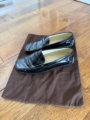 Mocasines de conducción TOD'S charol para mujer talla 7 Italia Foto 1 de 4