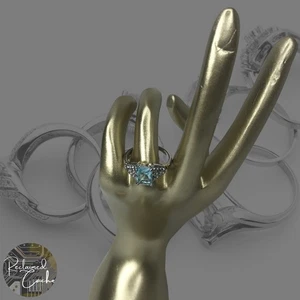 The Jewelry Stash Damenring hellblau mittig Strass Baguetteschliff Größe 6 - Bild 1 von 6