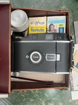 Cámara terrestre Polaroid 110B 127 m Foto 1 de 4