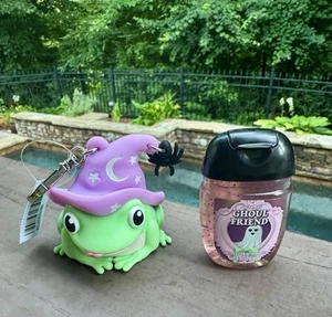 Bath & Body Works Halloween Frosch mit Hexenhut Pocketbac Halter + Desinfektionsmittel NEU - Bild 1 von 5