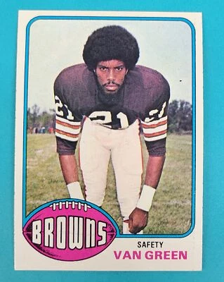 1976 Topps #219 Van Green Cleveland Browns FOOTBALL Card 3D - Image 1 of 2