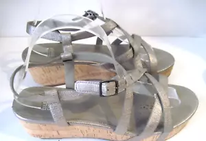 Sandali con plateau Eileen Fisher argento in pelle metallizzata zeppa sughero taglia 8 1/2 M - Foto 1 di 5