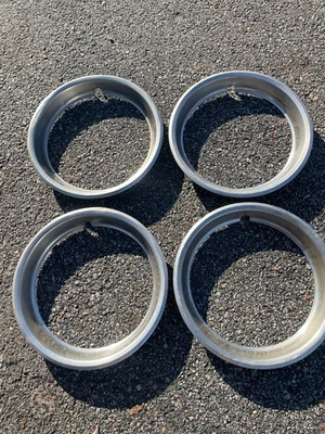 Anillos de belleza de fábrica de 1973 a 1988 Honda Civic Prelude 13 pulgadas Foto 1 de 4