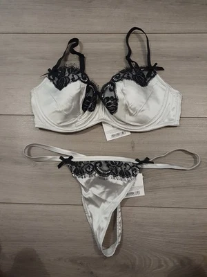 Conjunto de sujetador y tanga vintage Ann Summers Demure seda plata talla 34D y 10-12 nuevo con etiquetas Foto 1 de 4
