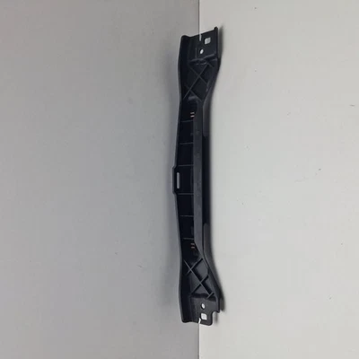 2014-2019 Cadillac ATS Rear Bumper Retainer Support Bracket 105089474 - Imagem 1 de 4