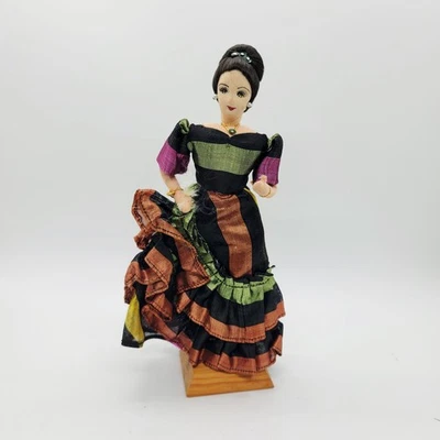 Vintage Lina Vizcarra Oandasan Folk Doll Philippine Handicrafts Filipiniana Doll - Image 1 of 4