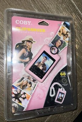 Colby Cliphanger Digital Photo Viewer DP-152 With Lanyard & Buckle - Image 1 of 4