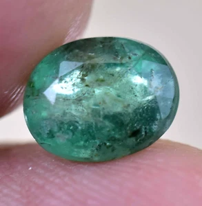 Piedra preciosa suelta de Zambia certificada de 7,9 mm esmeralda verde natural sin calefacción de 1,50 quilates - Imagen 1 de 8