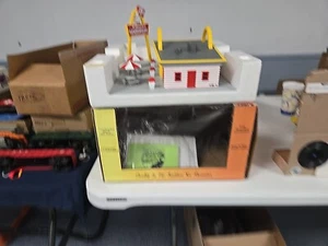 M.T.H. Rail King 30-9034 McDonald's Restaurant Building W/Box $110 - Picture 1 of 7