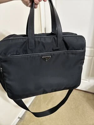 Auténtico maletín Prada ¡solo usado una vez! Correa/bloqueo ajustable con estuche para portátil Foto 1 de 4