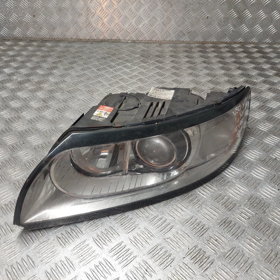 Volvo V50 D 2010 N/S Faro pasajero lado izquierdo faro xenón Foto 1 de 4