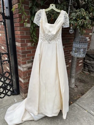Diamond Collection Vintage Wedding Dress 1990’s Size 8-10 - Image 1 of 4