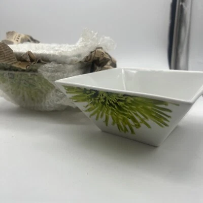 NEW Lot of 4 White CB2 BENTO Square Bowls Dishes 6" x 6" crate & barrel VERDE - Image 1 of 4