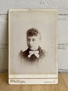 Antique Cabinet Card Photo Of Young Lady, Phillips, Fairbury, Illinois - Picture 1 of 5