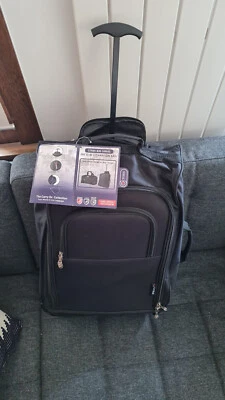 5 Cities Carry On Collection Hand Luggage New Escalating Handle Wheels - Image 1 of 4