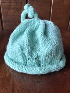 Handknit Green Wool Baby Hat. Umbilical Cord Beanie 1- 3 Months. Owlet Design - Picture 1 of 6
