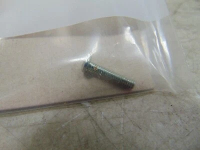 Tornillo de cubierta de manillar Harley 85-86 FXR, 91-13 FLH, FLT 85-13 FLH, FLT P/N 2806 Foto 1 de 3