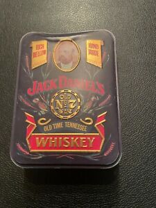 Jack Daniels Blechdose mit 2x 50 ml Miniatur Flaschen Plastik Made in England 