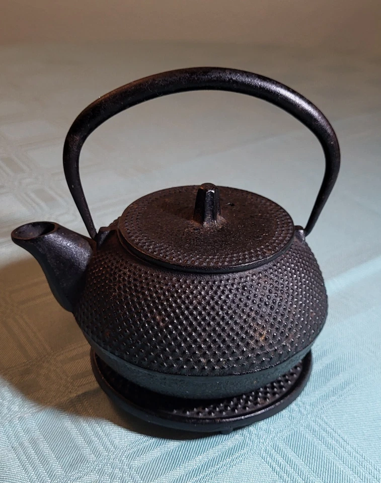 Chaleira de ferro fundido 300 ml estilo japonês bule martelado Nambu Tekki - Imagem 1 de 4