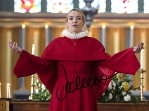 KILLING EVE Jodie Comer Villanelle signed 8" x 6" Photo - Picture 1 of 1
