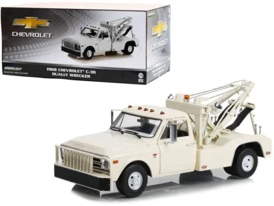 1:18 1968 Chevrolet C-30 Dually Tow Truck -- White -- Greenlight - Image 1 of 3