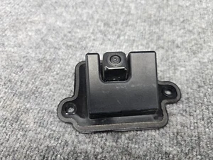 CÁMARA ASISTIDA DE ESTACIONAMIENTO RETROVISOR TOYOTA SIENNA 21-25 86790-08080 OEM - Imagen 1 de 4