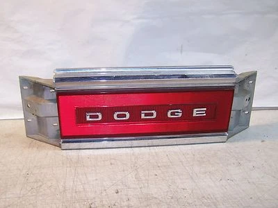 Lanterna traseira Dodge Dynasty 1991 luz de freio central - Imagem 1 de 4