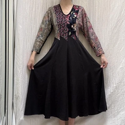 Vestido Midi Negro Floral Patchwork Vintage Años 90 Zoe Of California Talla S/M Bruja Foto 1 de 4