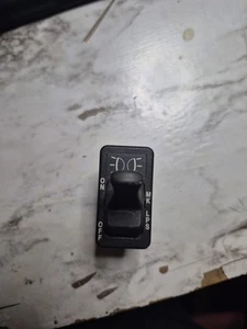 International  Marker Lamp Switch 2016476C1 - Picture 1 of 4