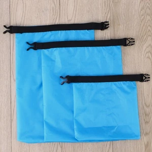 Juego de bolsas impermeables de almacenamiento de tres piezas para tubos kayak bolsas secas al aire libre - Imagen 1 de 12