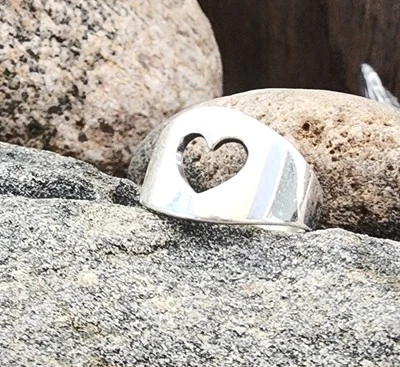 Retired James Avery Heart Ring Size 8 - Image 1 of 4