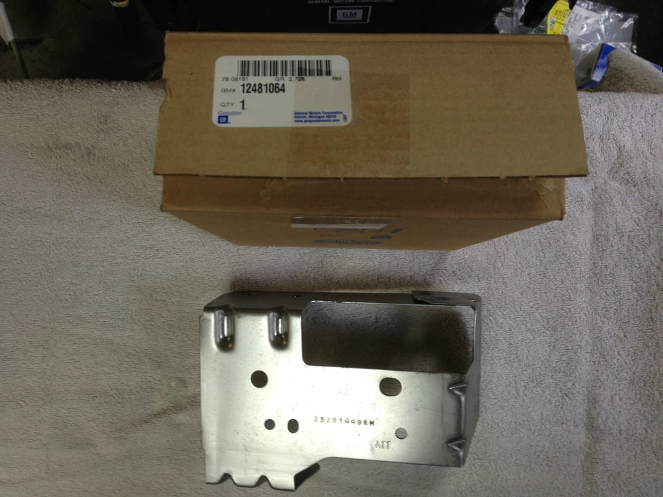 Soporte de faros lado derecho Cadillac Deville Seville 1998-2004 GM 12481064  Foto 1 de 1