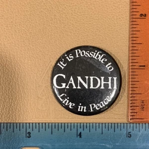 Gandhi “it Is Possible To Live In Peace” Vintage Pinback Pin Button 1.5” - Picture 1 of 2