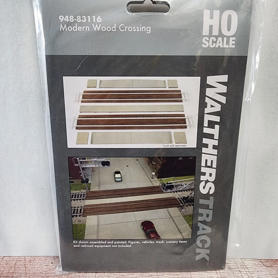 Walthers Railroad 948-83116 MODERN WOOD CROSSING - Package for 2 Tracks HO Scale - Image 1 of 4